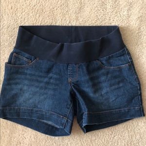 Maternity shorts